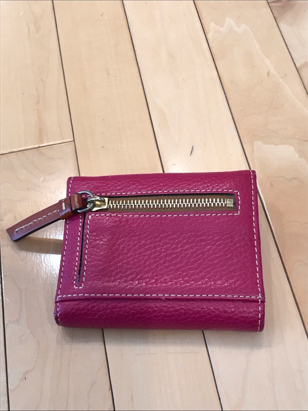 Preowned Like New Dooney & Bourke trifold card/cash wallet - hot pink - Picture 2 of 7